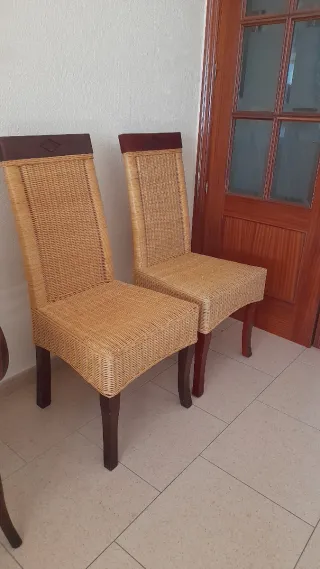 Juego de 2 Sillas de Mimbre y Madera