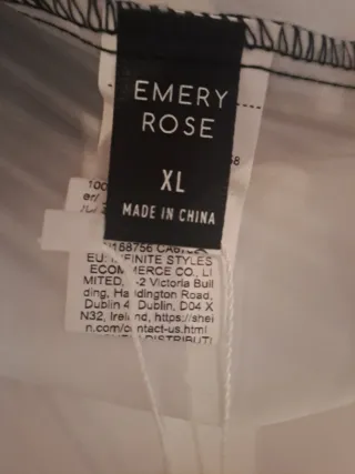 Blusa manga larga con escote V encaje