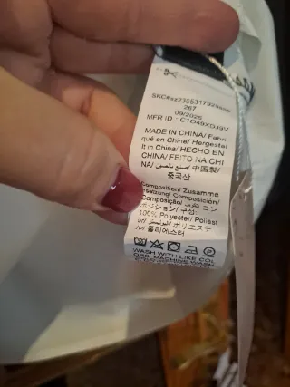 Blusa manga larga con escote V encaje