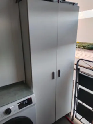 Armario Escobero Blanco