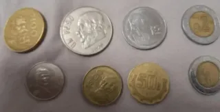 Lote 100 monedas de varios países. LEE