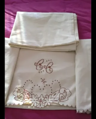 Juego 2 sábanas bordadas, cama 135