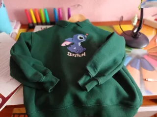 Sudadera Zara niña verde con Stitch