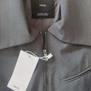 Chaqueta Mango Raya Diplomática Gris