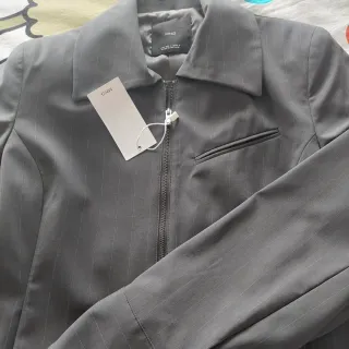 Chaqueta Mango Raya Diplomática Gris