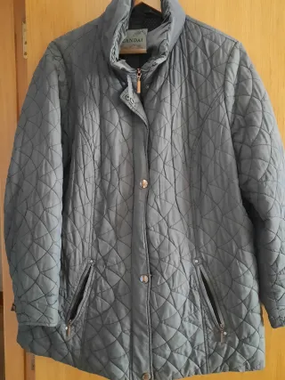 Abrigo acolchado negro, más otro de regalo T.50-52