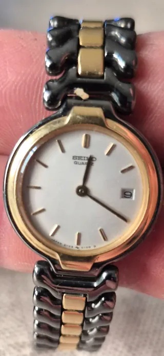Reloj Seiko Mujer Negro y Dorado