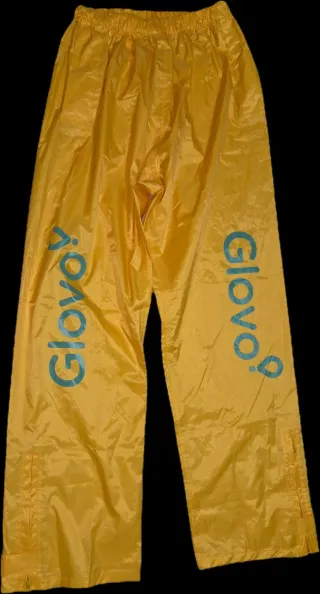 Bolso y chubasquero Glovo amarillo