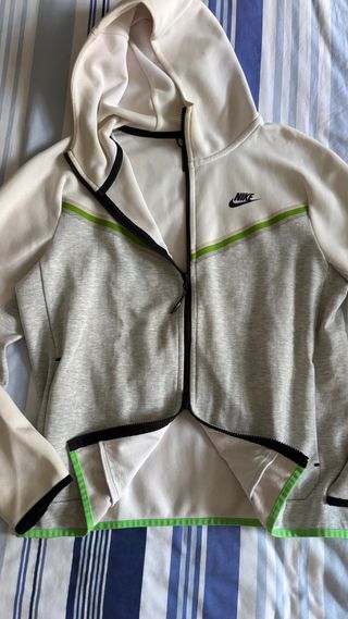 Sudadera Nike Tech