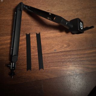 Micrófono Shure MV7 Gen 2 + Brazo 740mm