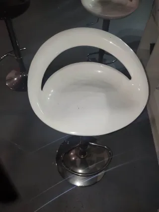 Taburetes altos graduable  (vendo x mudanza)