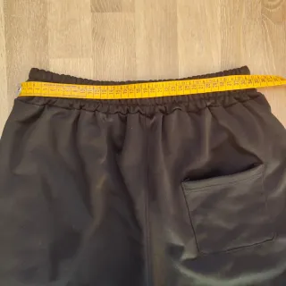Pantalón chándal negro acampanado