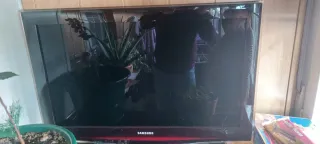 Televisor Samsung 32 Negro/Rojo