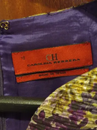 Vestido Carolina Herrera floral morado y amarillo