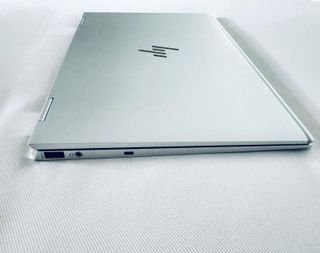 HP EliteBook 360 G8 in argento