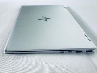 HP EliteBook 360 G8 in argento