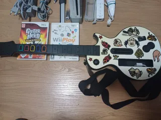 Nintendo Wii Guitar Hero + Wii Play