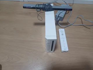 Nintendo Wii Guitar Hero + Wii Play