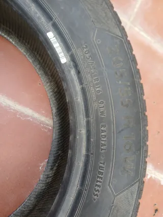 Neumático 205/55/16