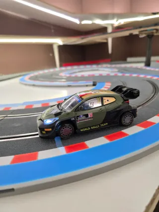 Scalextric Toyota Yaris Bertelli