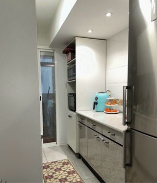 Hola busco una compañera de piso que sea SERIA,RES