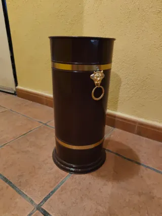 Paragüero antiguo metal dorado