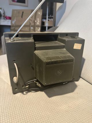 Televisor antiguo marca Radiola