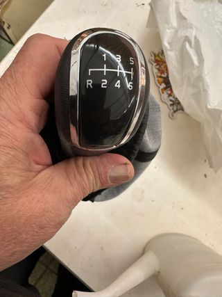 Pomo Mercedes Clase A y otros con funda