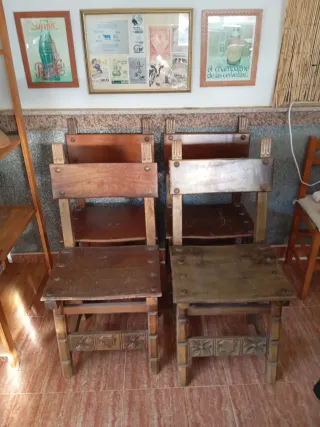 Juego de 2 Sillas de Madera Rústicas