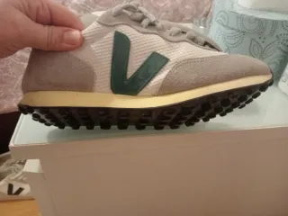 Deportivas Veja Mujer Beige/Verde