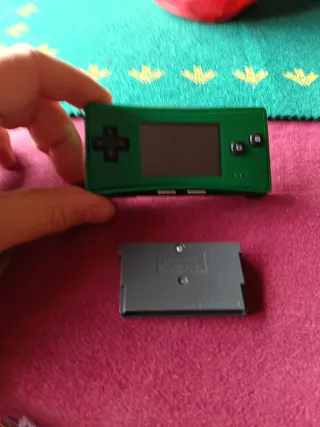 Nintendo Gameboy Micro + Juego Chicken Little