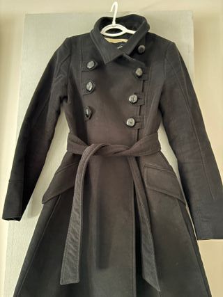 Abrigo Mango militar entallado negro