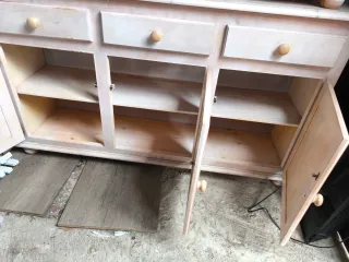 Aparador y 2 mesitas de madera