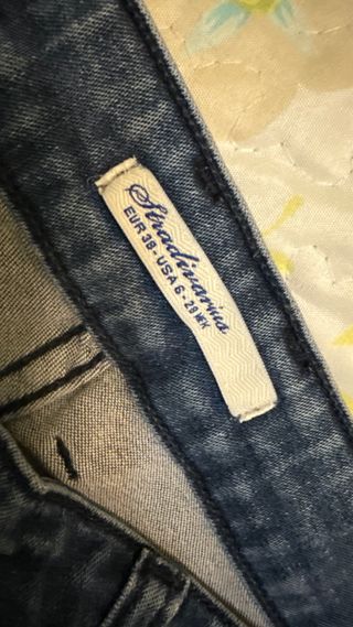 Pantalones vaqueros con estampado