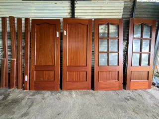 Puertas de madera interiores