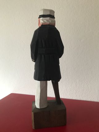 Figura Capitán de barco tallada vintage