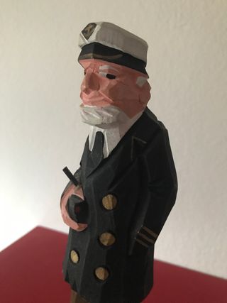 Figura Capitán de barco tallada vintage