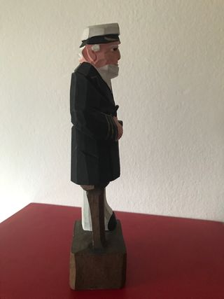 Figura Capitán de barco tallada vintage