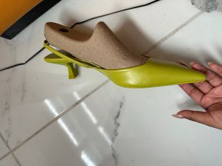 Zapatos verdes de tacón