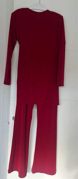 Mono dos piezas punto granate