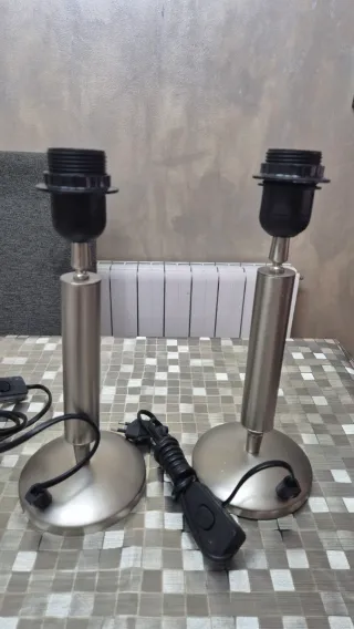 2 bases de lámpara metálicas