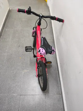 Bicicleta infantil rosa 2-5 años.
