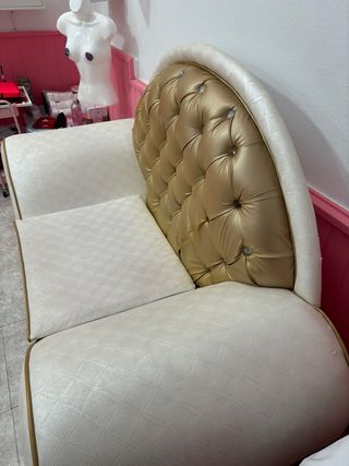 Sofá Majestuoso Dorado y Blanco