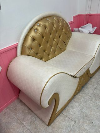 Sofá Majestuoso Dorado y Blanco