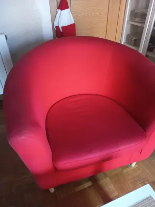 Butaca roja ikea