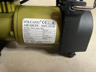 Inflador de neumáticos portátil con manómetro