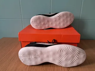 Zapatillas Nike Futbol Sala Negras y Plateadas