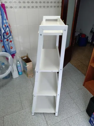 Dos estanterías blanca de madera