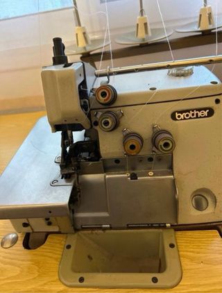 Máquina de coser industrial Overlock Brother
