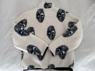 Chaqueta polar Stussy con estampado de calaveras